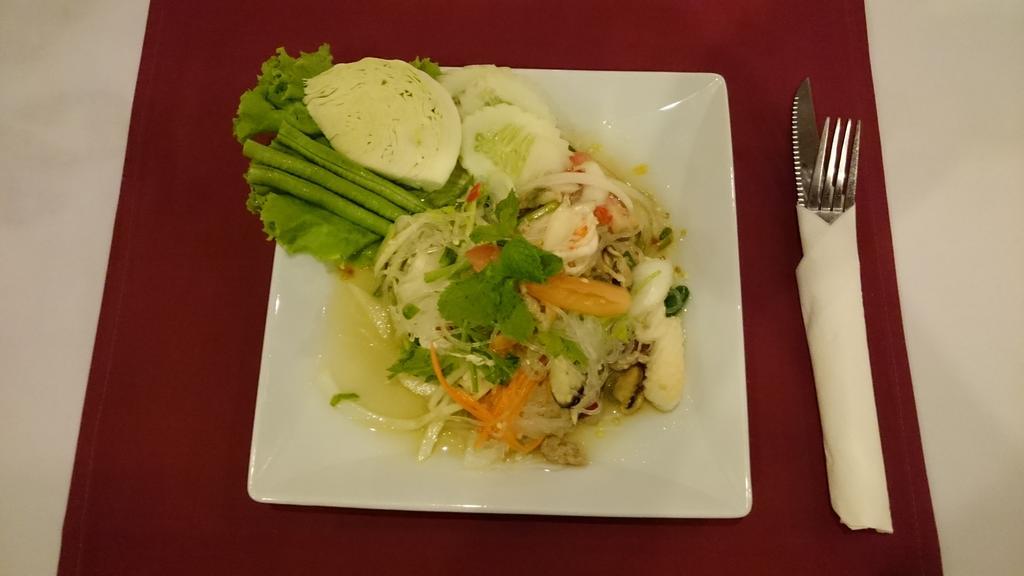 Bellmans Restaurant & Guesthouse Karon Ngoại thất bức ảnh