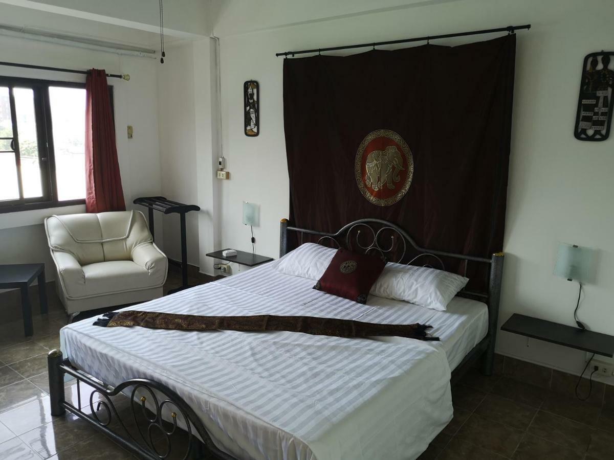 Bellmans Restaurant & Guesthouse Karon Ngoại thất bức ảnh