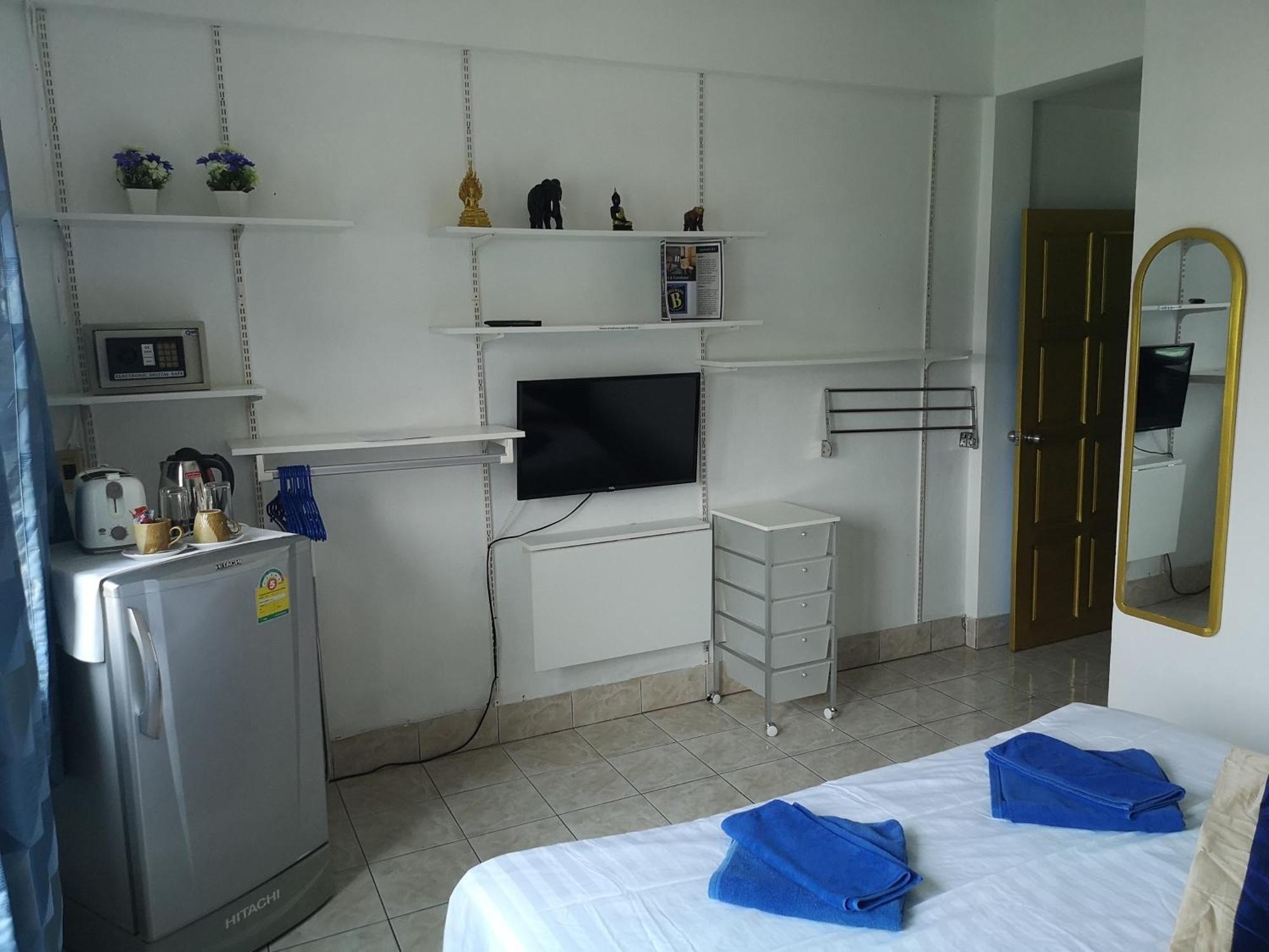 Bellmans Restaurant & Guesthouse Karon Ngoại thất bức ảnh