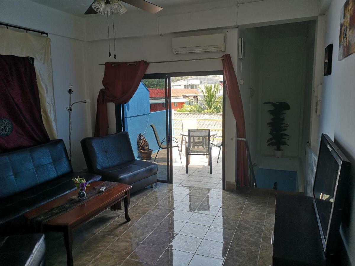 Bellmans Restaurant & Guesthouse Karon Ngoại thất bức ảnh