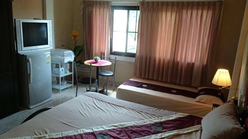 Bellmans Restaurant & Guesthouse Karon Ngoại thất bức ảnh